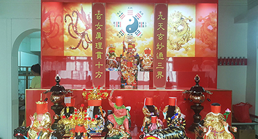 新竹日月龍鳳聖寶殿｜神龕主視覺背板 太極與龍鳳主視覺神龕背板設計、輸出與現場裱貼施工