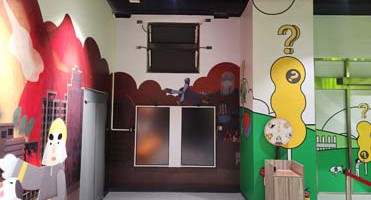 桃園防災館｜火場情境體驗區 情境牆面與立體造型輸出施工，打造沉浸式體驗空間